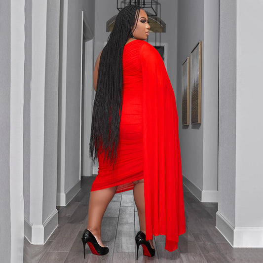 Le donne taglie forti indossano un set di due pezzi con pieghe a maniche lunghe con colletto diagonale elastico alto