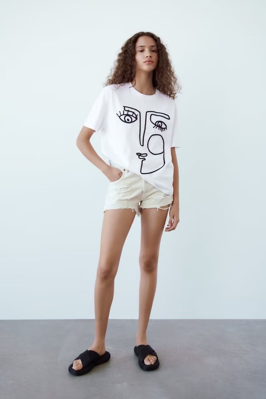 T-shirt à manches courtes à col rond décoratif avec détails brodés sur le dessus blanc décontracté