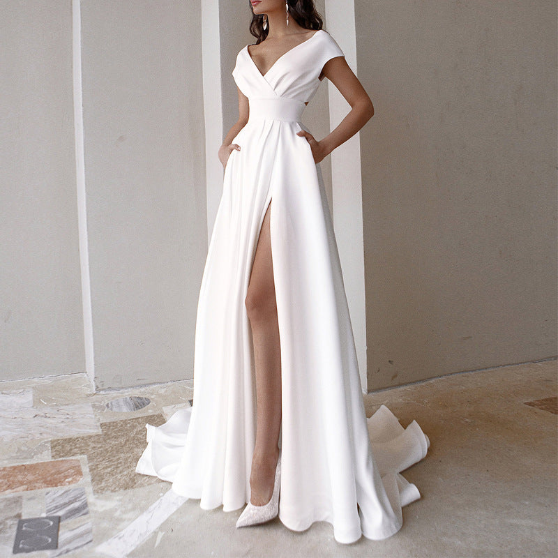 Robe longue de couleur unie blanche taille moyenne à volants enveloppés de poitrine