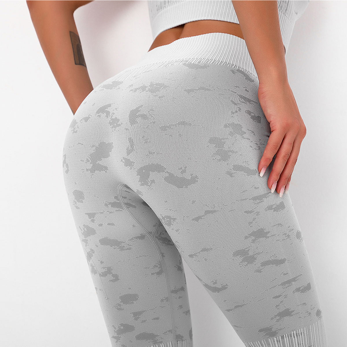 Seamless Hip Striped Camouflage Wicking Yoga Pants Exercise Workout Pants Sexy Hip-Showing Women Leggings