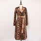 Marchandises peau de serpent imprimé léopard Long Trench Coat déesse à manches longues veste en cuir femmes pardessus